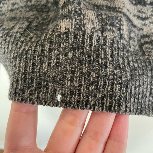 Brochu Walker Gray Brown Sweater s small wool cashmere blend tiny hole - Picture 5 of 5